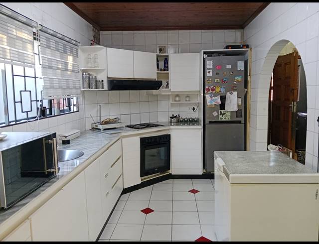6 BEDROOM FREEHOLD FOR SALE IN RAISETHORPE